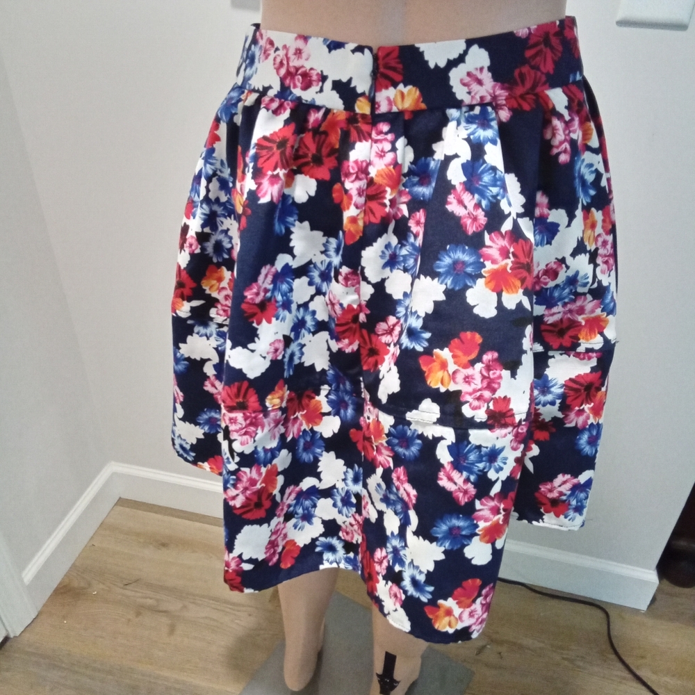 Express Size 4 Floral (red,pink,white&blue) Ruffle Mini Skirt With Lining
